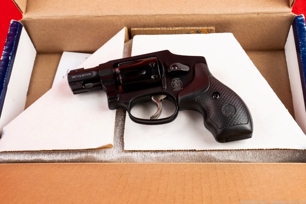 Smith and Wesson 43C AirLite .22LR 8-Shot Revolver! Excellent Condition! -img-15