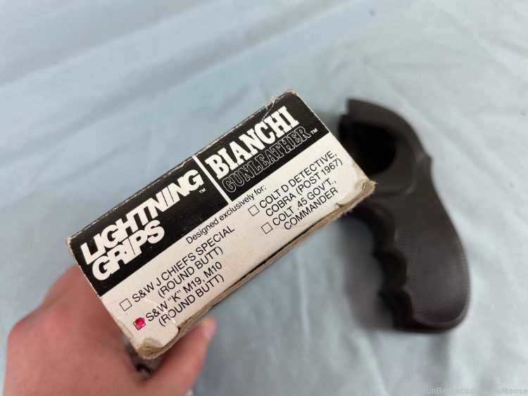 Bianchi Lightning Grip Smith & Wesson / S&W K-Frame Round Butt M19 /M10-img-4