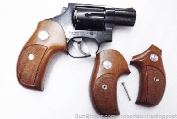 Sile Walnut Combat Grips fitted to Rossi R352, R461, R462 1980s Banana type-img-14