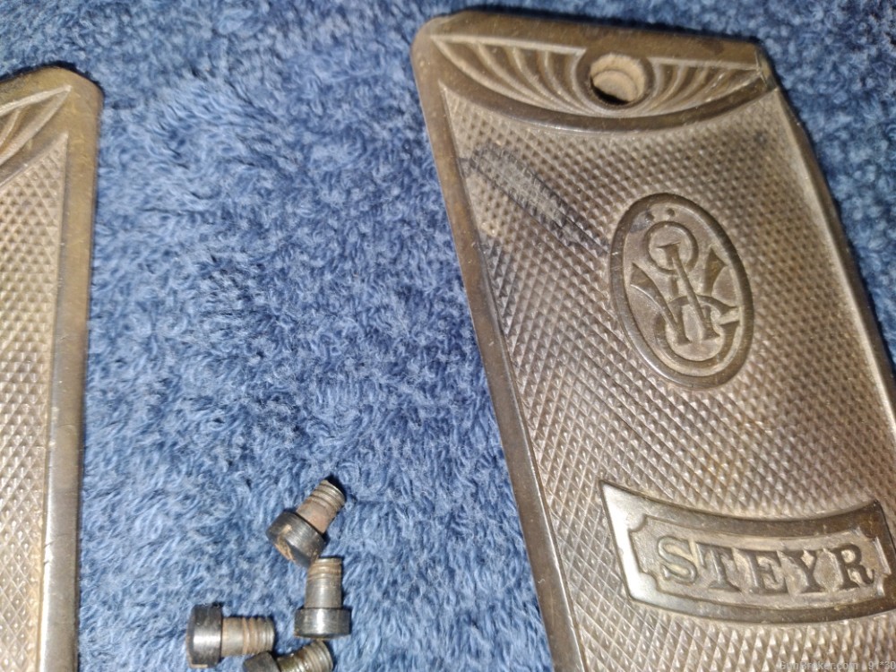 7.65mm Steyr-Pieper SelbstladPistole Model 1908 grips w/screws  SS? p-1602-img-4