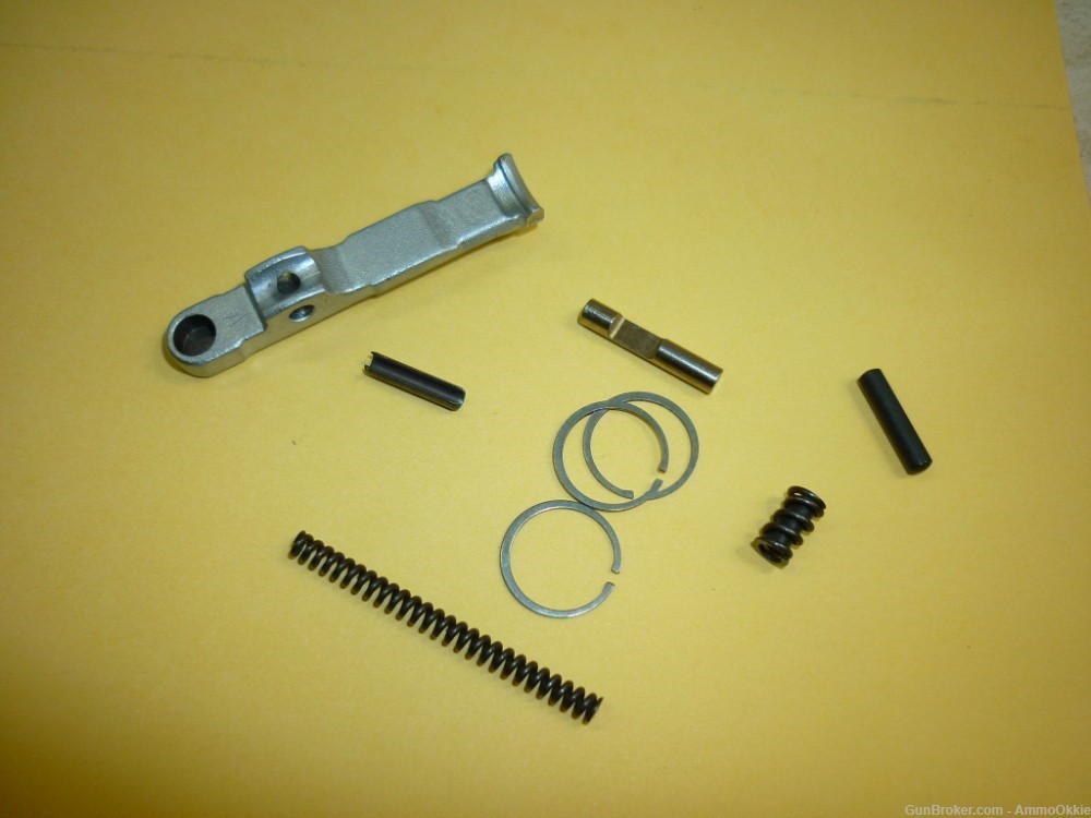 Steyr AUG Spare Parts Kit - Bolt rebuild Kit?-img-1