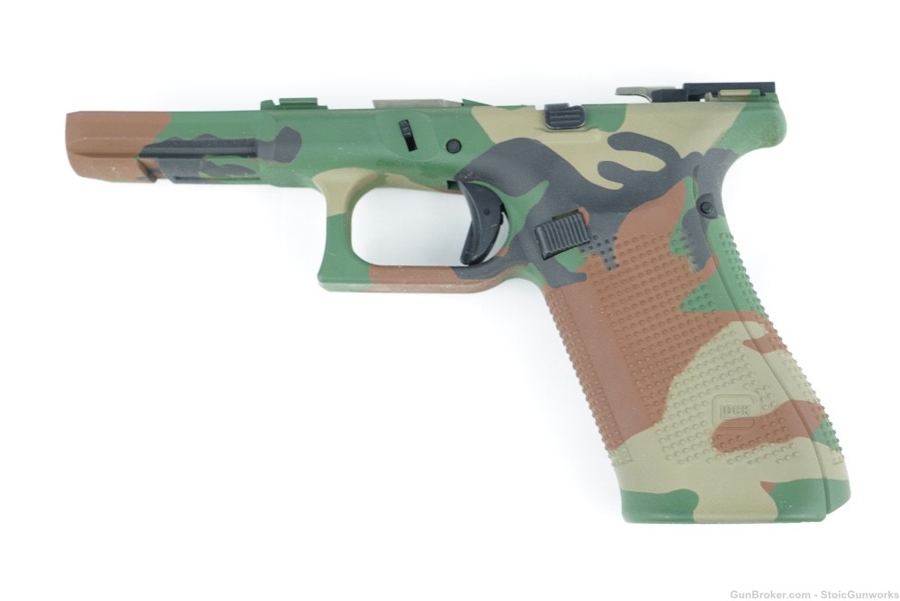 Glock 17 Gen 5 complete frame M81 woodland multicam cerakote-img-0