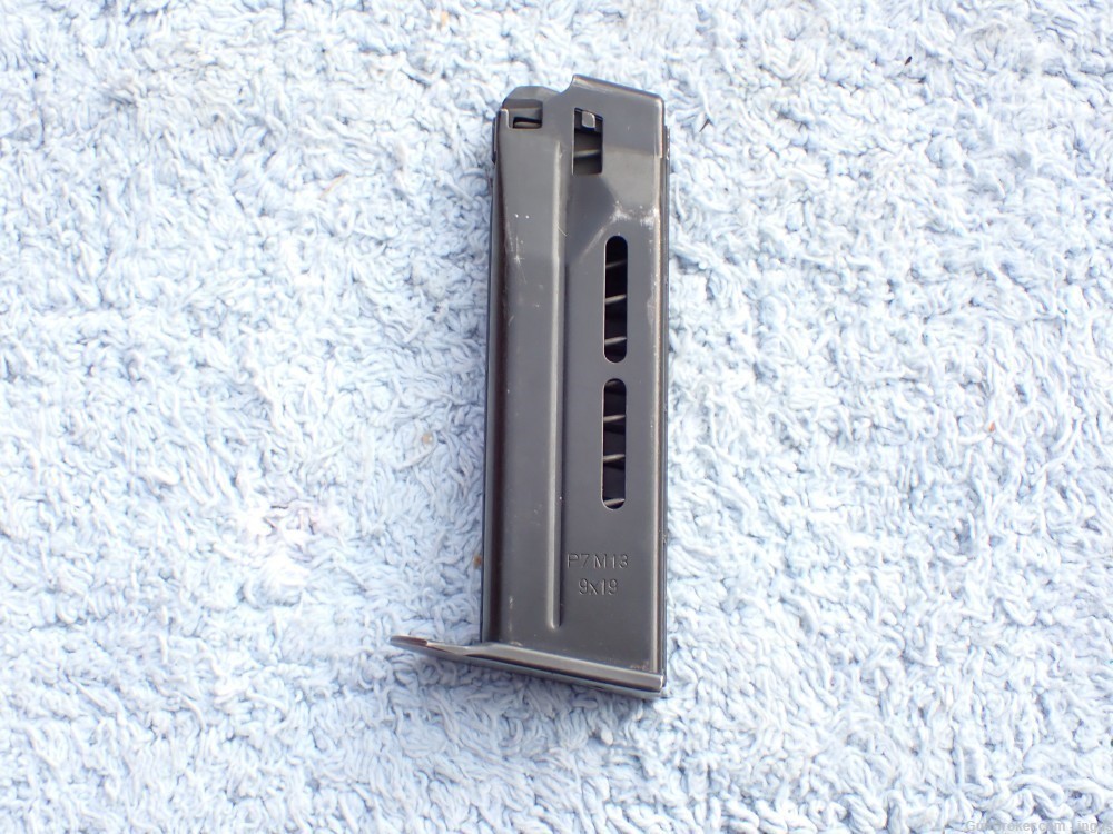 HK P7-M13 FACTORY 9MM 13RD MAGAZINE L.E. MARKED RESTRICTED (RARE)-img-1
