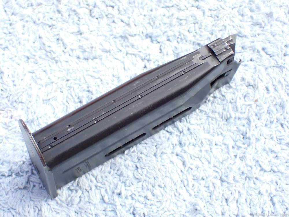 HK P7-M13 FACTORY 9MM 13RD MAGAZINE L.E. MARKED RESTRICTED (RARE)-img-7