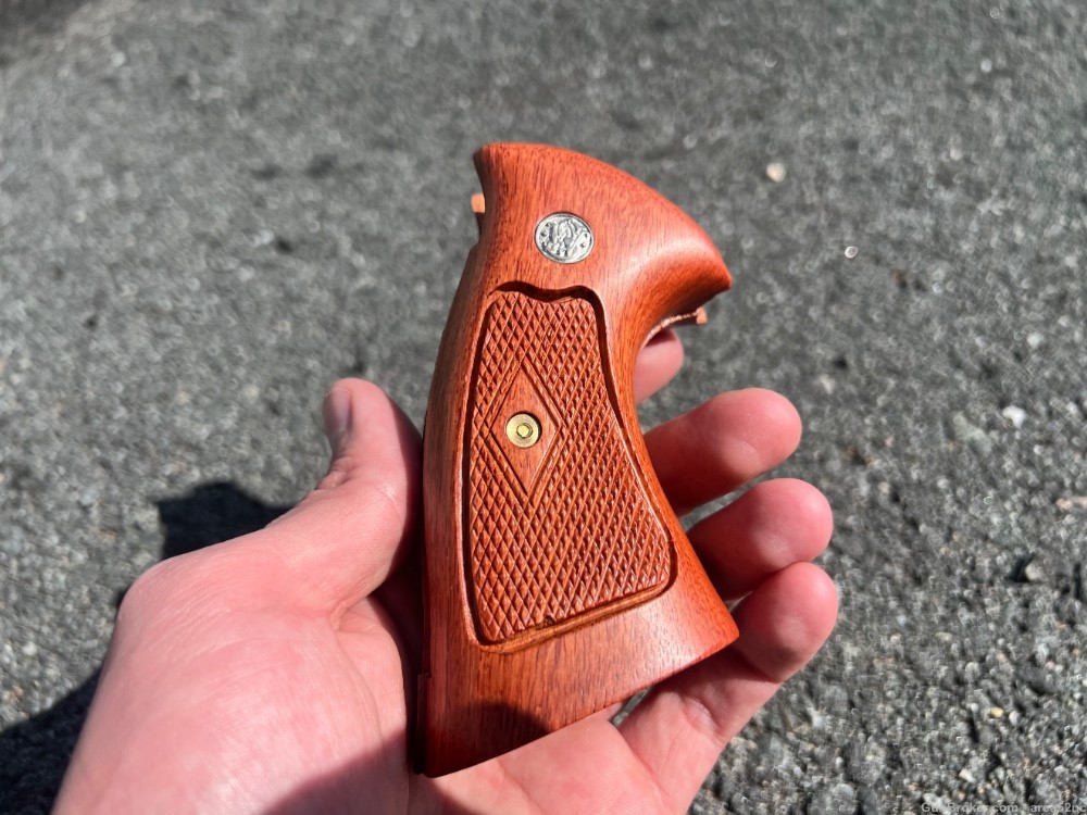 Smith & Wesson Wood Like New Revolver Grips-img-8