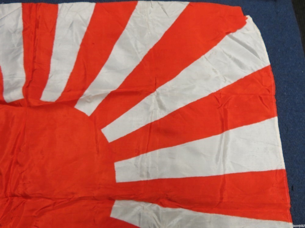 JAPANESE WWII ARMY RISING SUN SILK FLAG WITH LEATHER TABS & STRING PRE-1945-img-4