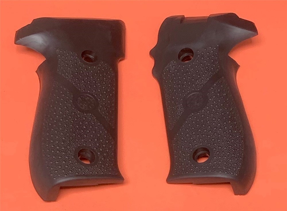 HOGUE 26010 2pc Rubber Grip for Sig Sauer P226-img-0