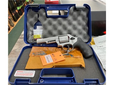 SMITH AND WESSON, S&W, FACTORY NEW MODEL 69 4” 44 MAG