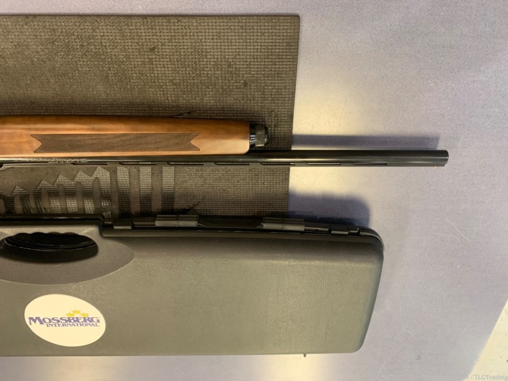 Mossberg SA 20 , 20GA Pump Shotgun with case and Chokes. SUper CLean, USED -img-4
