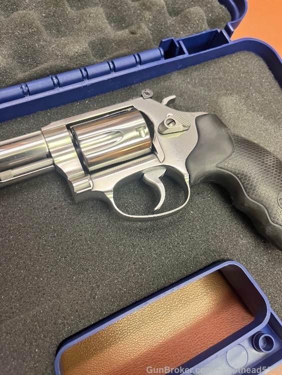 SMITH AND WESSON MODEL 60 .357 MAGNUM 5 INCH CASED-img-6