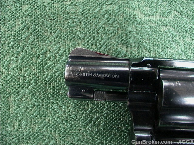 Used Smith and Wesson model 37  Airweight 38 spl.-img-2