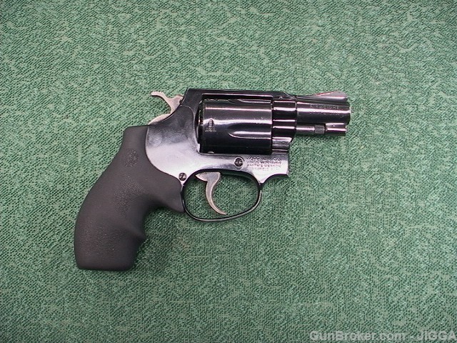 Used Smith and Wesson model 37  Airweight 38 spl.-img-0