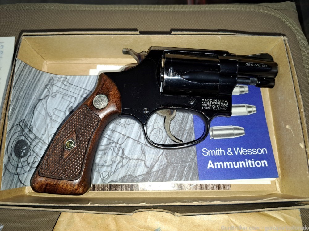 Smith & Wesson 36 No Dash Chiefs Special 38SPL With matching box-img-1
