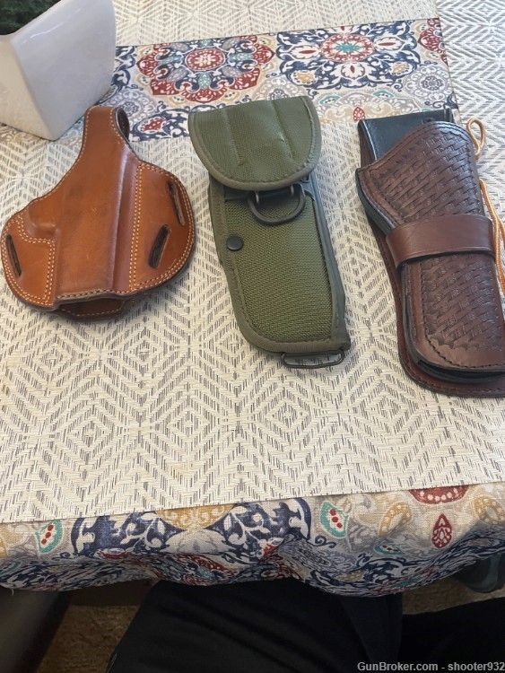 THREE VARIOUS HOLSTERS [2 PISTOL AND 1 REVOLVER] BIANCHI,MILITARY,WESTERN-img-0
