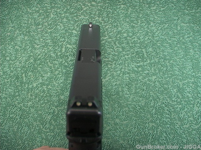 Used Glock 22 Gen 4  40 S&W-img-4