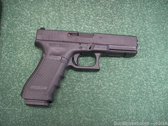 Used Glock 22 Gen 4  40 S&W-img-1