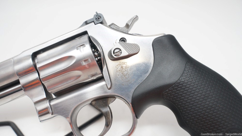 SMITH & WESSON REVOLVER MODEL 617 4" 22LR 10 ROUND STAINLESS (SW160584)-img-7