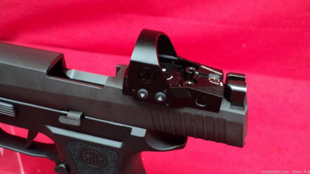 NEW Sig Sauer P320 Full Size 9mm 17+1rd Black Nitron 320XF-9-BXR3-RXP-img-6