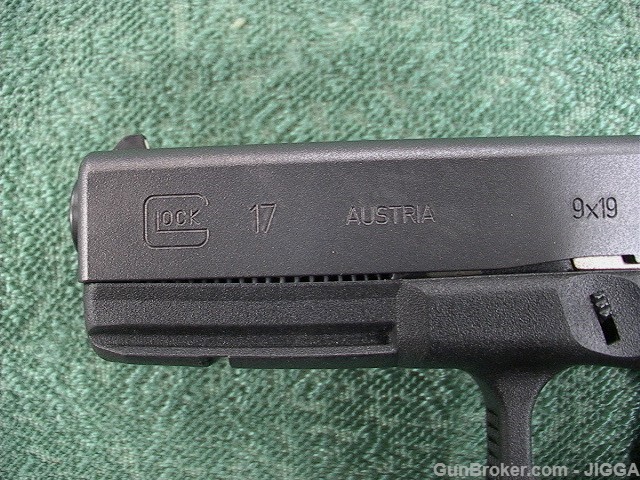 Used Glock 17 Gen 3 9MM-img-4