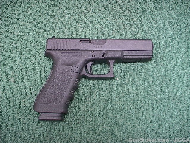 Used Glock 17 Gen 3 9MM-img-0