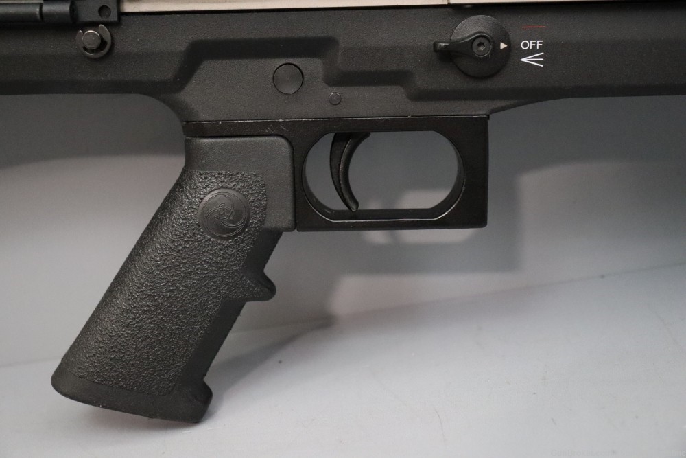 UTAS UTS-15 Tactical Shotgun 12GA 18.5" w/Soft Case & Light / Laser-img-9