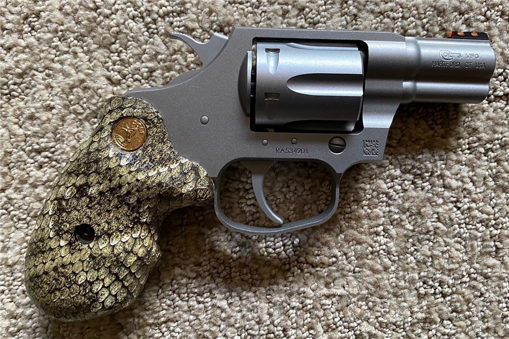 Genuine Rattlesnake Grips w/Medallions for Colt Cobra 38 Special GRIPS ONLY-img-0