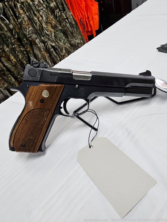 LNIB Smith & Wesson Model 52-2 38 Special Mid-range RARE-img-6