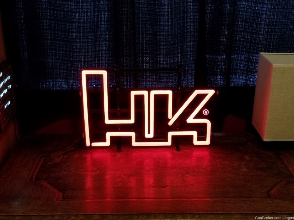 HECKLER & KOCH HK LED NEON SIGN w/ WALL MOUNT OR FREE STANDING (NEW IN BOX)-img-4