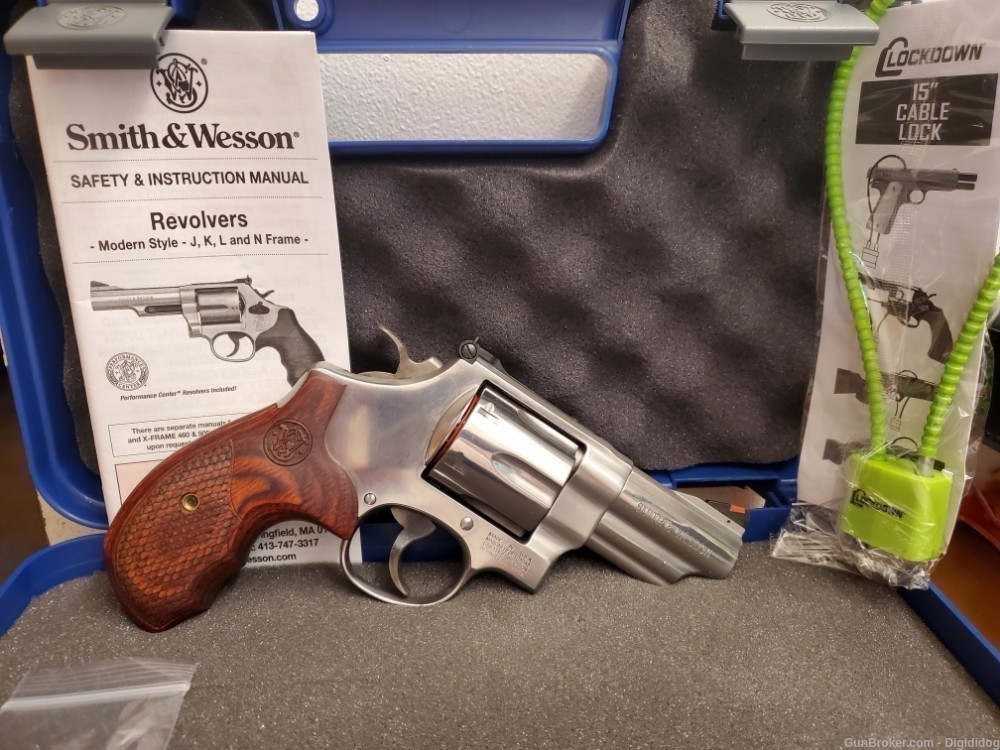 NEW SMITH & WESSON REVOLVER MODEL 629 DELUXE .44 MAG 3" BARREL -img-1