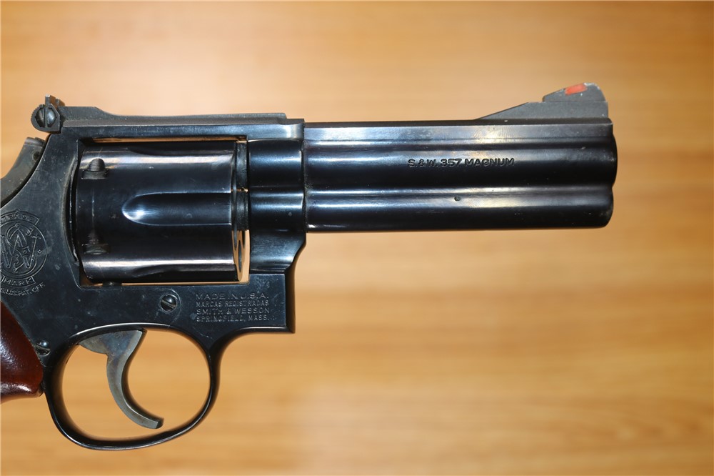 Smith & Wesson Model 586 .357 Mag Blued 4" Barrel 6-Shot-img-4