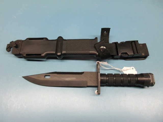 US M9 LANCAY BAYONET WITH SCABBARD 2ND CONTRACT PATTERN BLACK COLOR  (MINT)-img-0