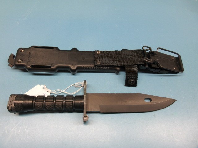US M9 LANCAY BAYONET WITH SCABBARD 2ND CONTRACT PATTERN BLACK COLOR  (MINT)-img-1