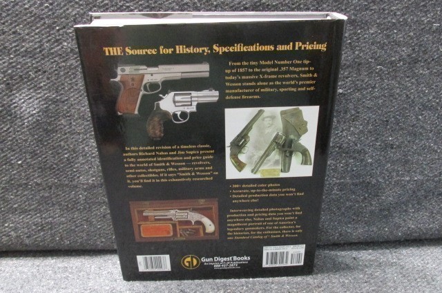 STANDARD CATALOG OF SMITH & WESSON PISTOLS-3RD EDITION-img-2