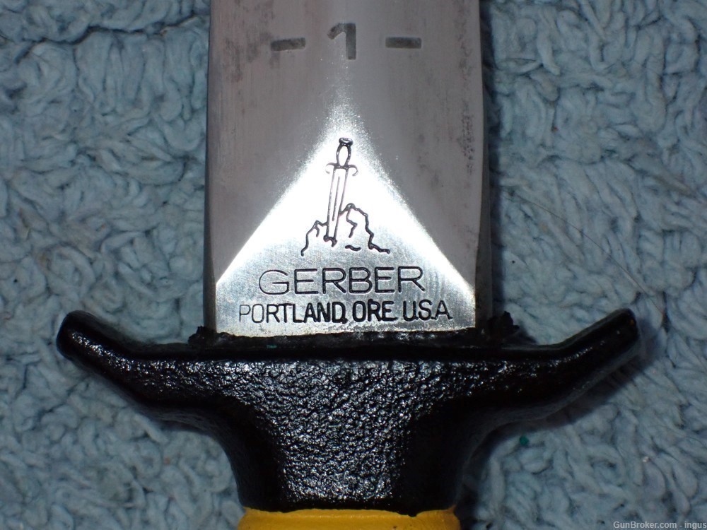 GERBER MKII DIVE KNIFE YELLOW HANDLE WITH ORIGINAL SCABBARD & FACTORY BOX-img-29