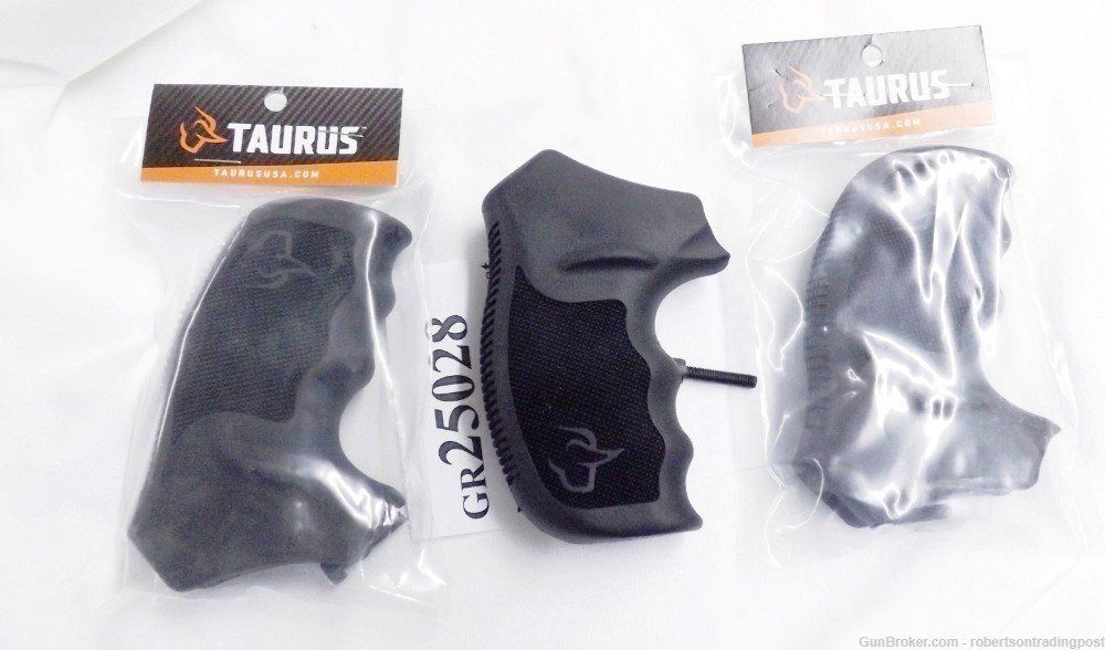 Taurus Factory Grips for Tracker, Judge Metal Frame Revolvers 25028 Gripper-img-9