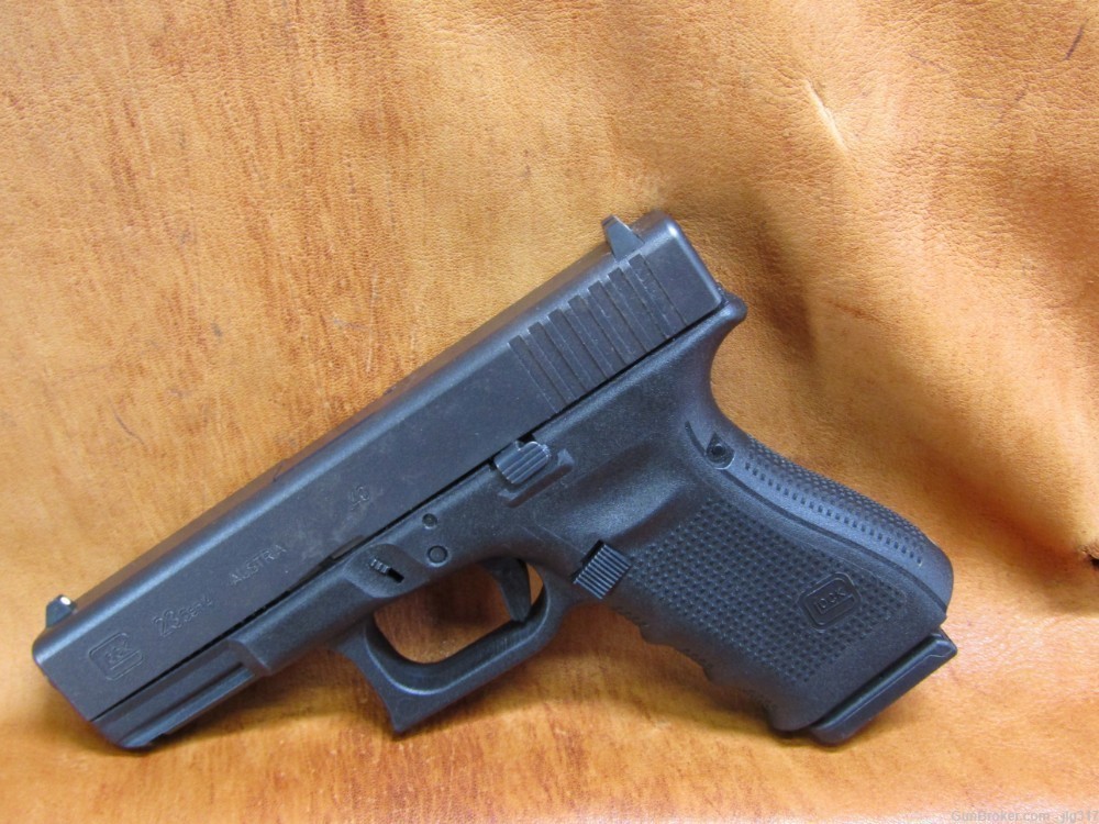 Glock 23 Gen 4 40 S&W Semi Auto Pistol 3x 13 RD Mags-img-7