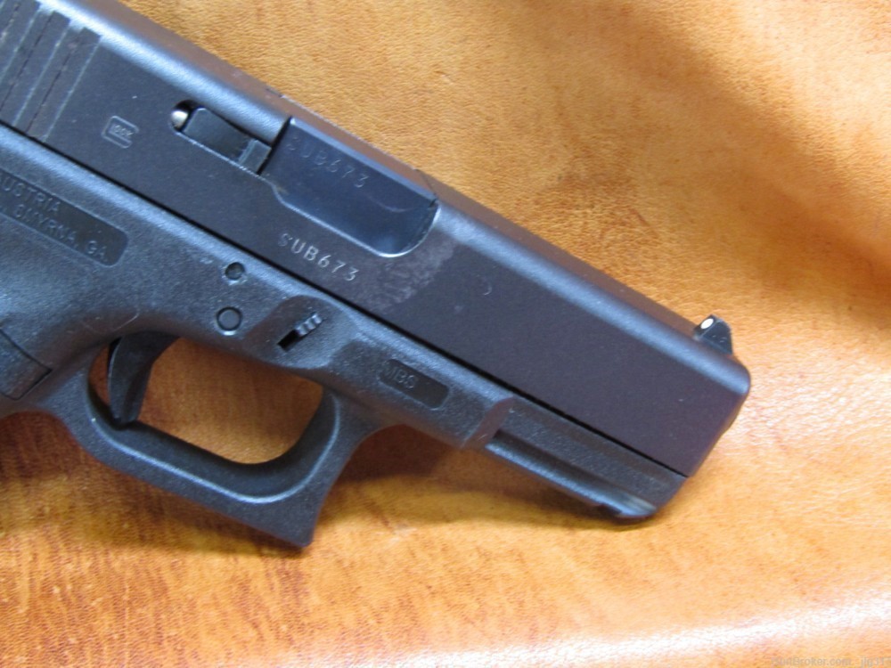 Glock 23 Gen 4 40 S&W Semi Auto Pistol 3x 13 RD Mags-img-4
