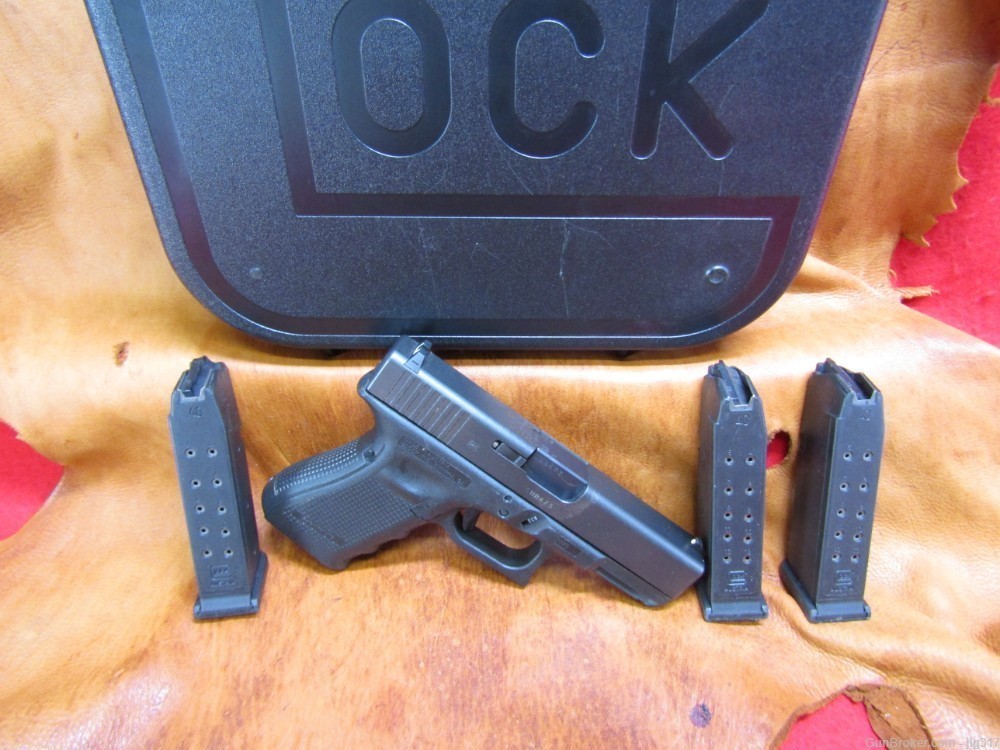 Glock 23 Gen 4 40 S&W Semi Auto Pistol 3x 13 RD Mags-img-0