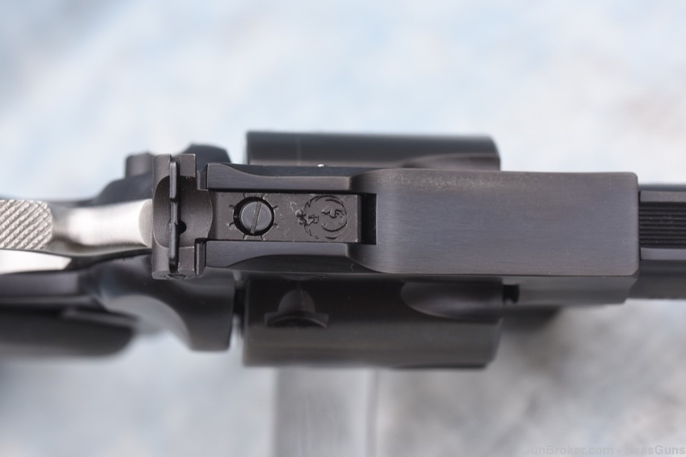 RARE NIB Ruger GP100 .357 Magnum Talo 2.5"-img-17