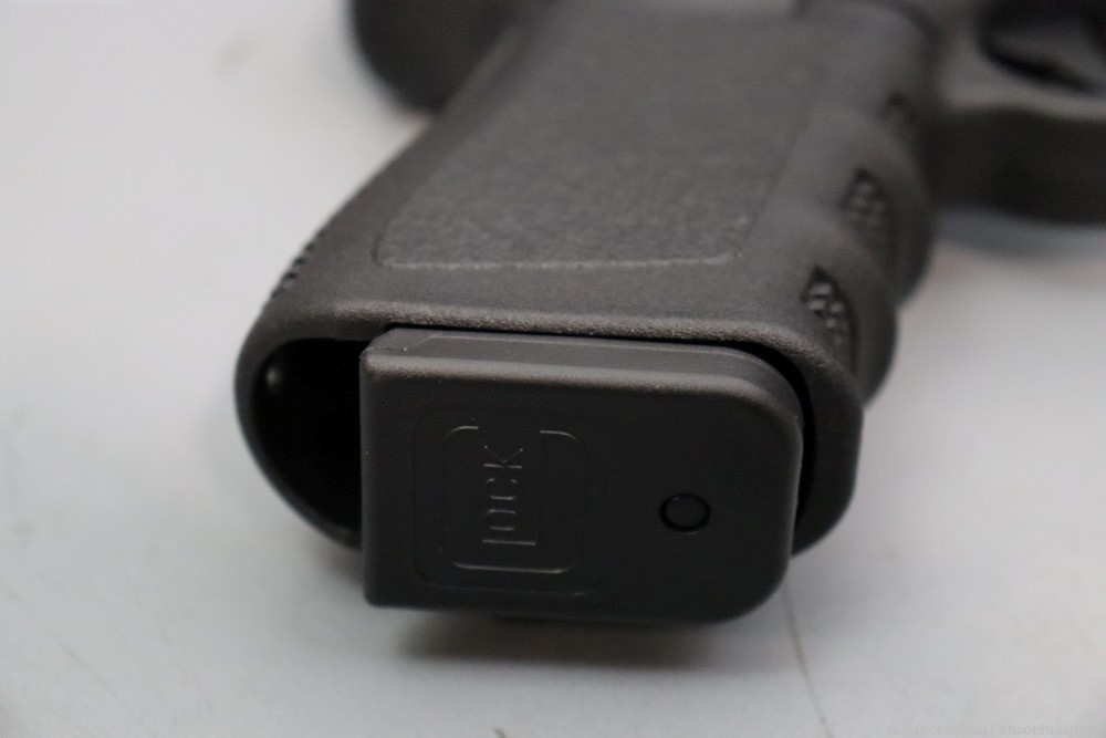 Glock 19 Gen 3 4.01" 9mm w/Box -img-18