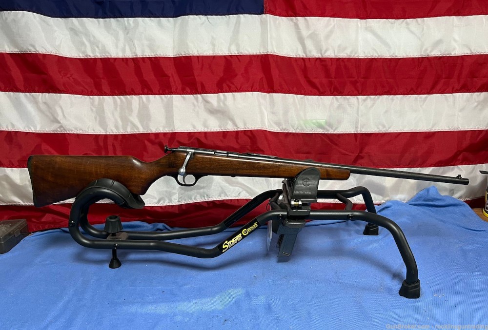 J.C. Higgins Model 101 Bolt Action Single Shot Rifle .22 S,L & LR-img-0