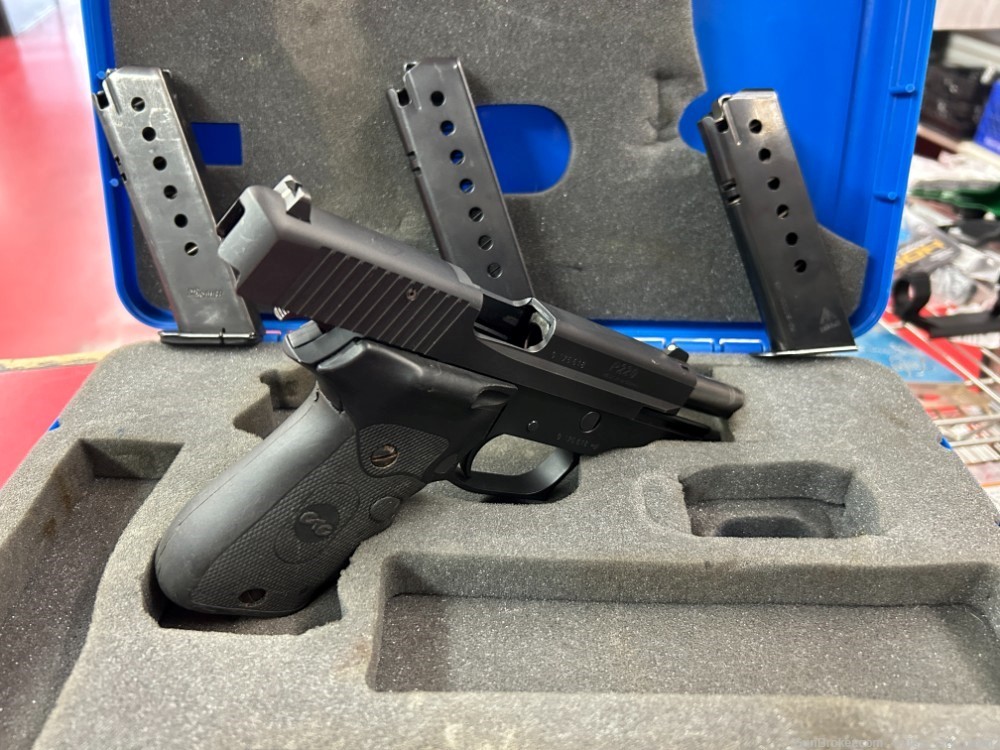 West German Sig P220 3 mags case Crimson Trace Grips, sweet piece!!-img-2