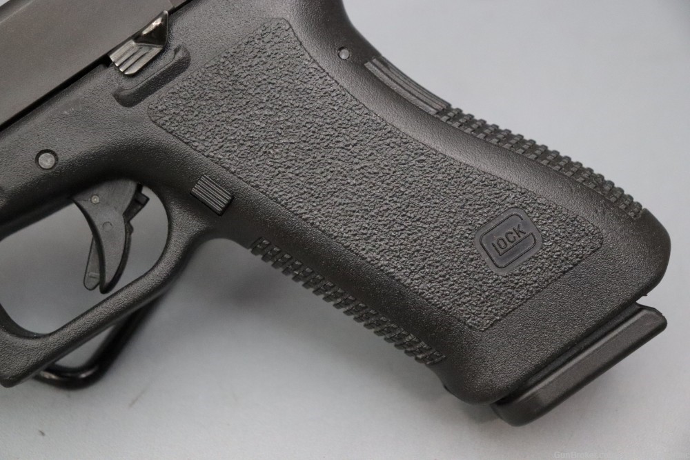 Glock 17 Gen2 9mm 4.49 w/Box-img-4