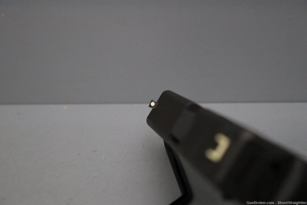 Glock 17 Gen2 9mm 4.49 w/Box-img-11