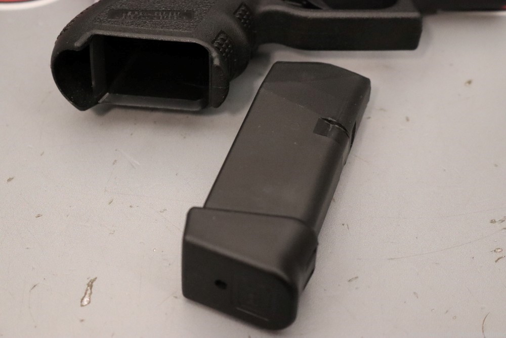 Glock G26 Gen3 9mm 3.43" w/ Case & Extended Magazine-img-30