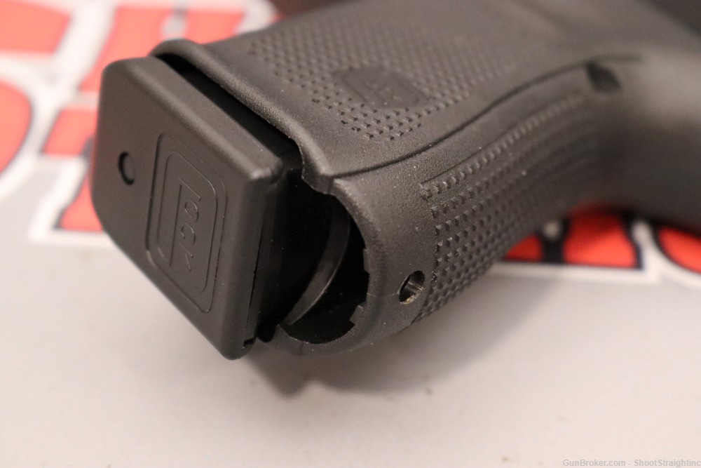 Glock G19 Gen5 9mm 4.02" w/ Case - Austrian Made --img-20