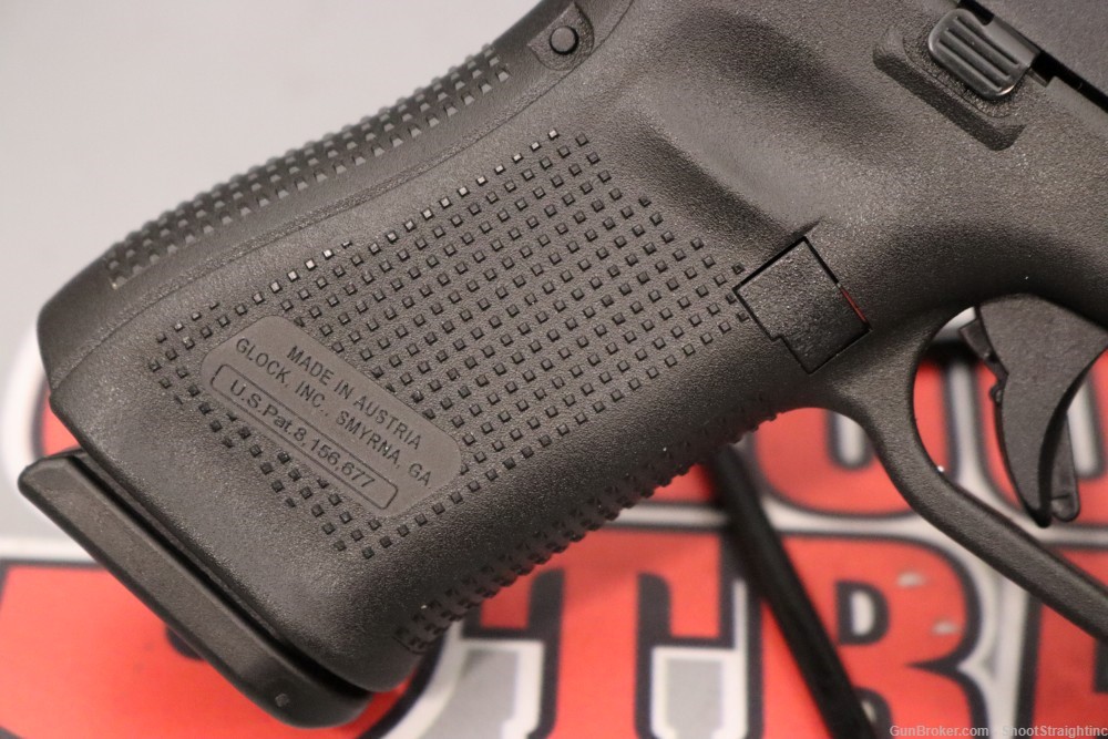 Glock G19 Gen5 9mm 4.02" w/ Case - Austrian Made --img-10