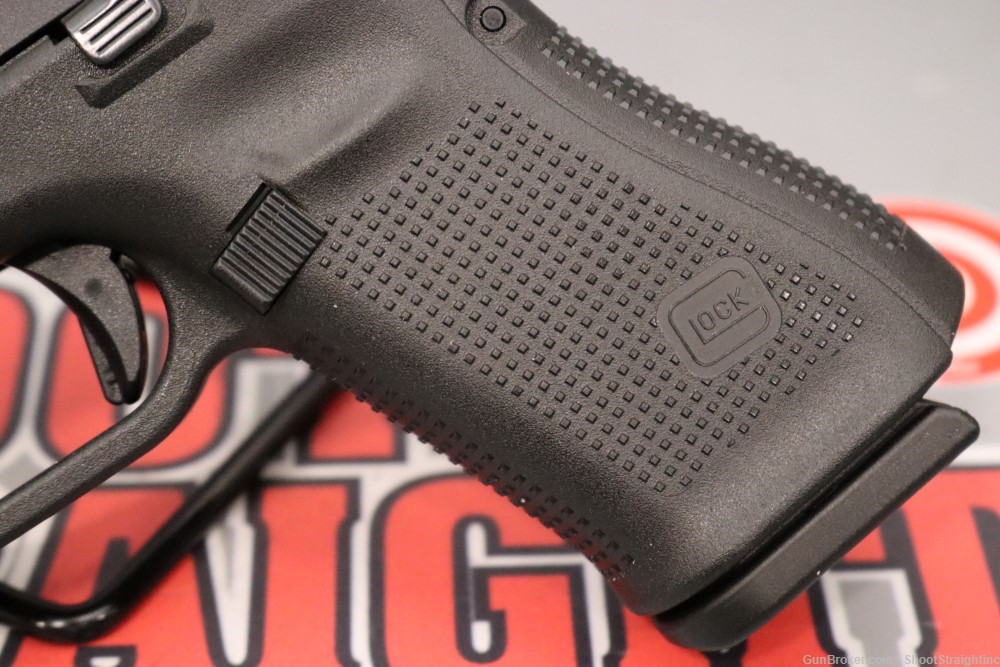 Glock G19 Gen5 9mm 4.02" w/ Case - Austrian Made --img-30