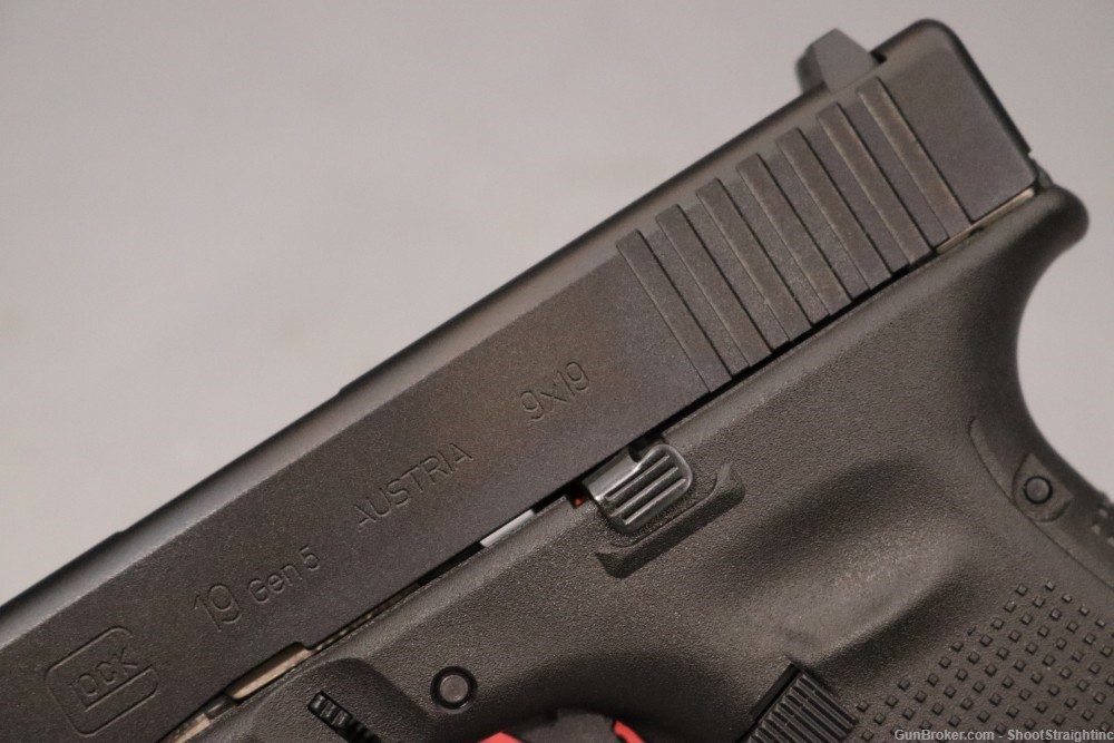 Glock G19 Gen5 9mm 4.02" w/ Case - Austrian Made --img-31