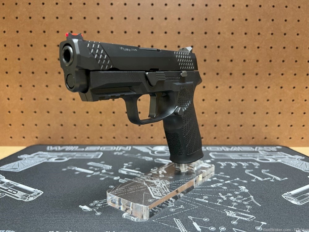 Wilson Combat / Sig Sauer WCP320 Carry 9mm w/Grayguns Action-img-5